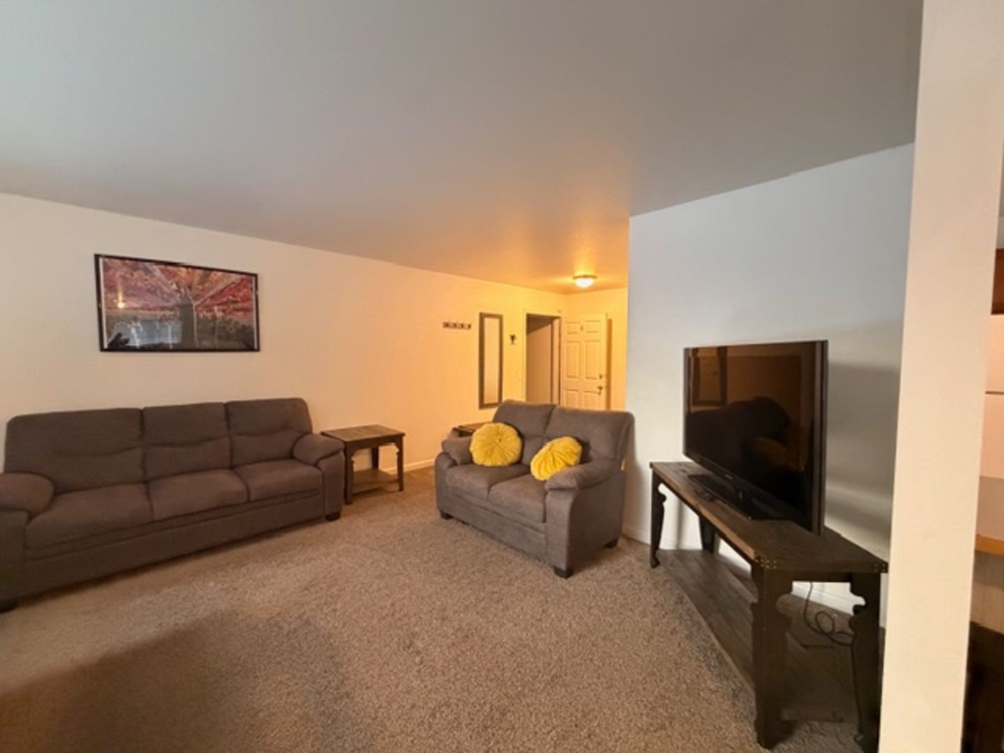 Kodiak Apartment: Sharatin Way