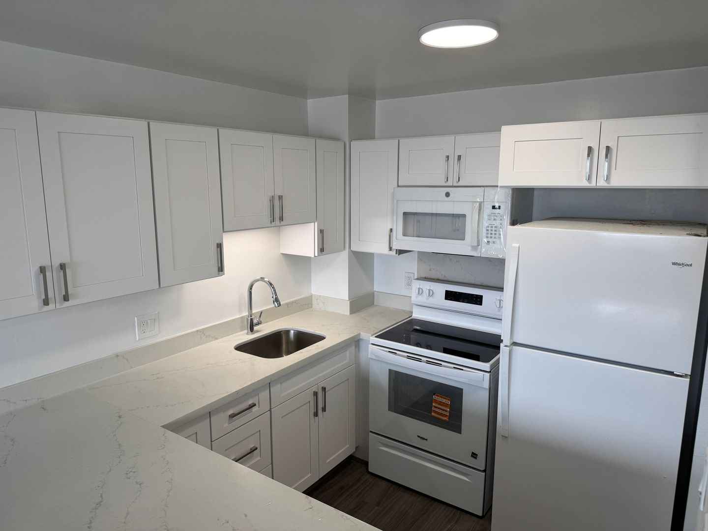 Honolulu Condo: 55 S. Kukui St #D2512