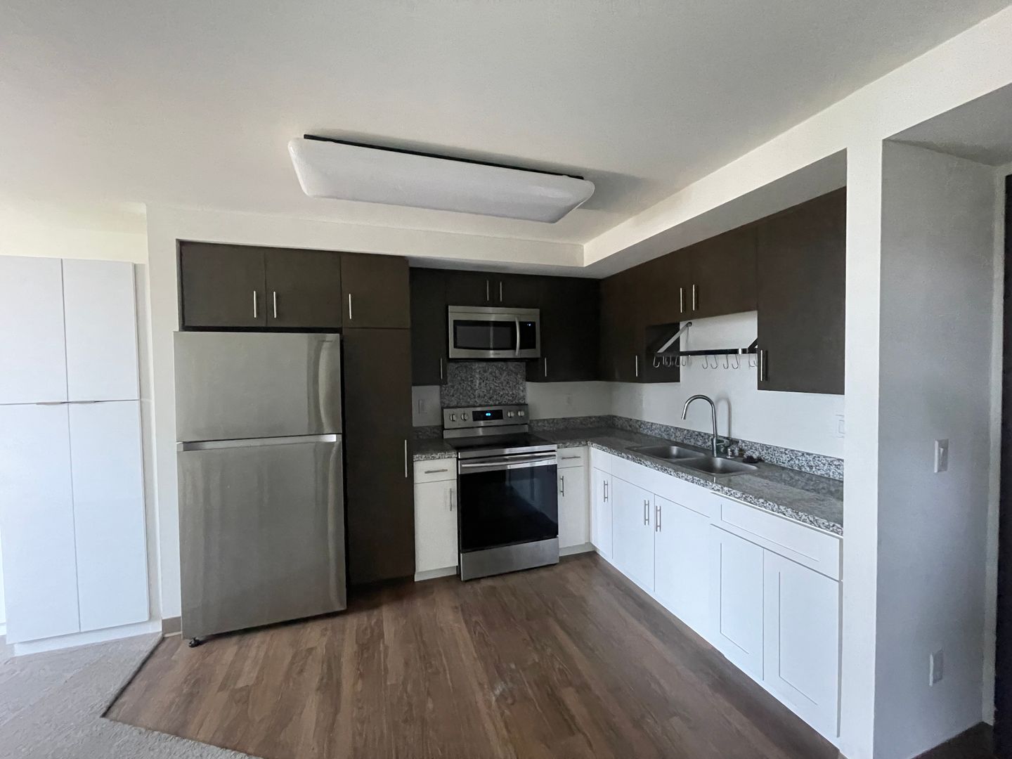 Honolulu Apartment: 988 Halekauwila Street