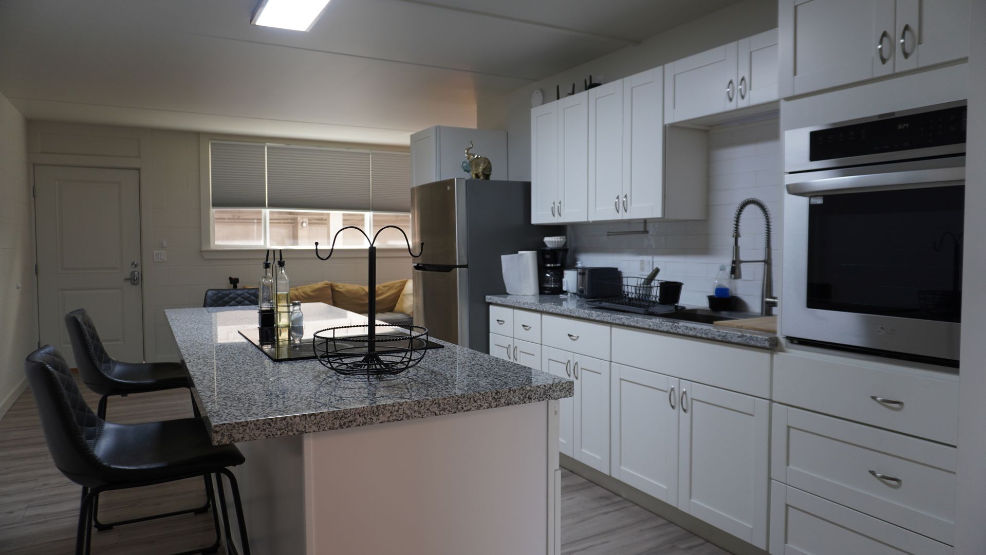 Wailuku Apartment: 1371 Lower Main St