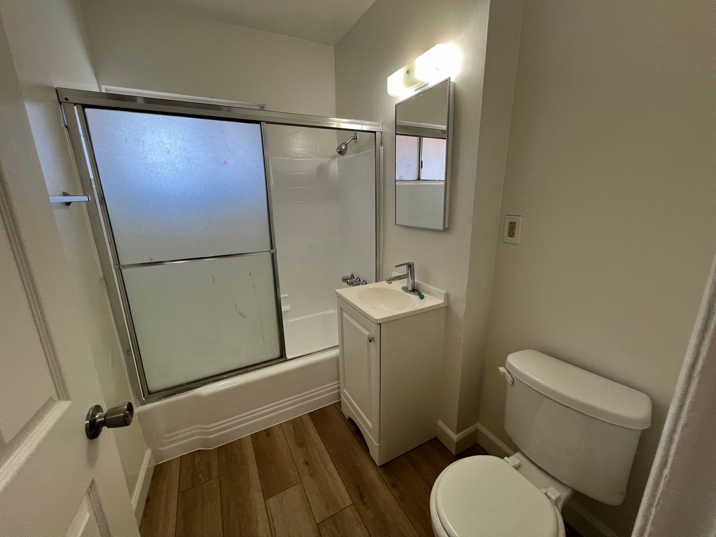 Long Beach Apartment: 500 E Poppy Street