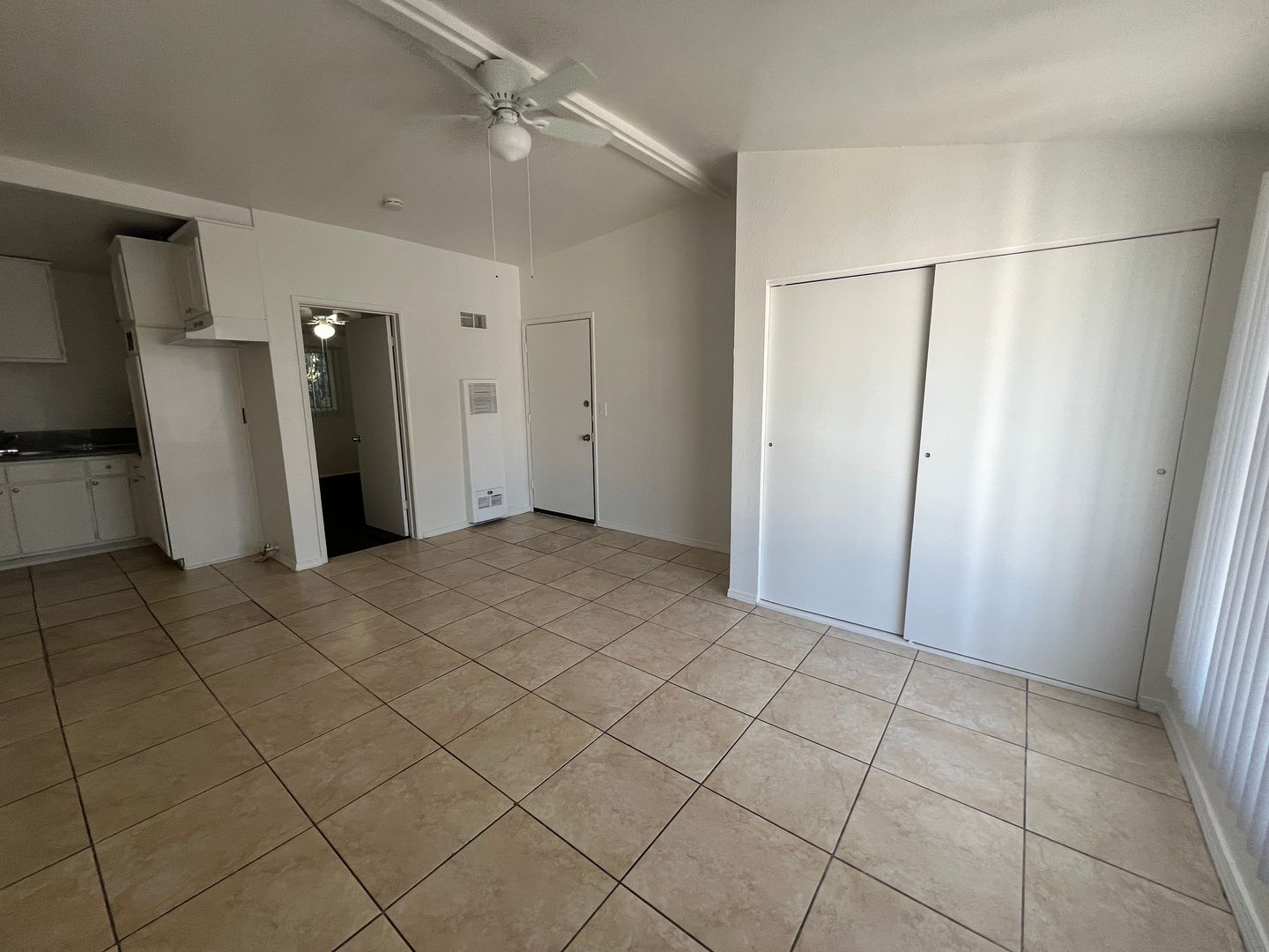 Lynwood Apartment: 3206-3210 El Segundo Blvd