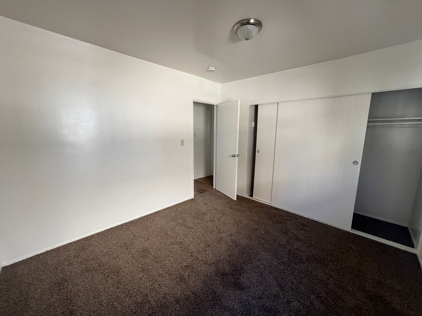 Paramount Apartment: 14040 Orizaba Ave