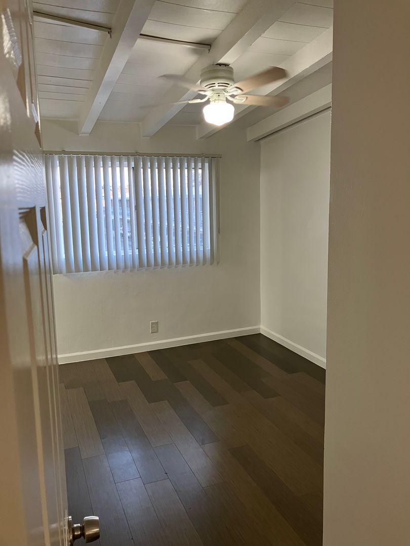 Lynwood Apartment: 3206-3210 El Segundo Blvd