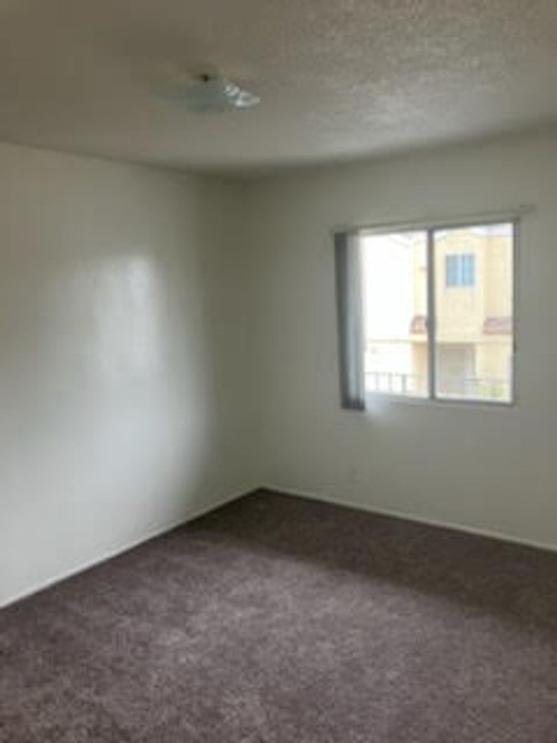 Bell Apartment: 6900 California Ave