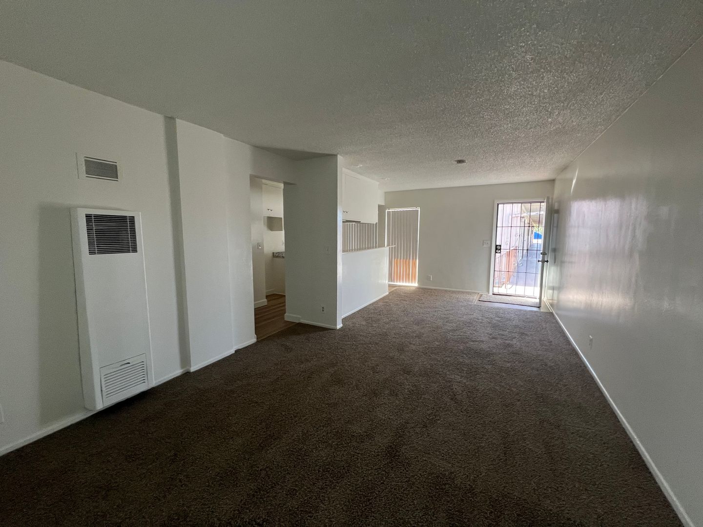 Long Beach Apartment: 500 E Poppy Street