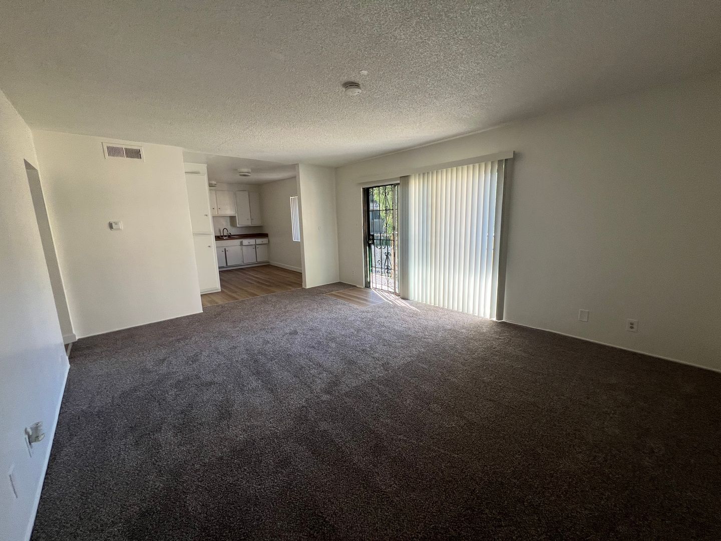 Lynwood Apartment: 3130 Euclid Ave