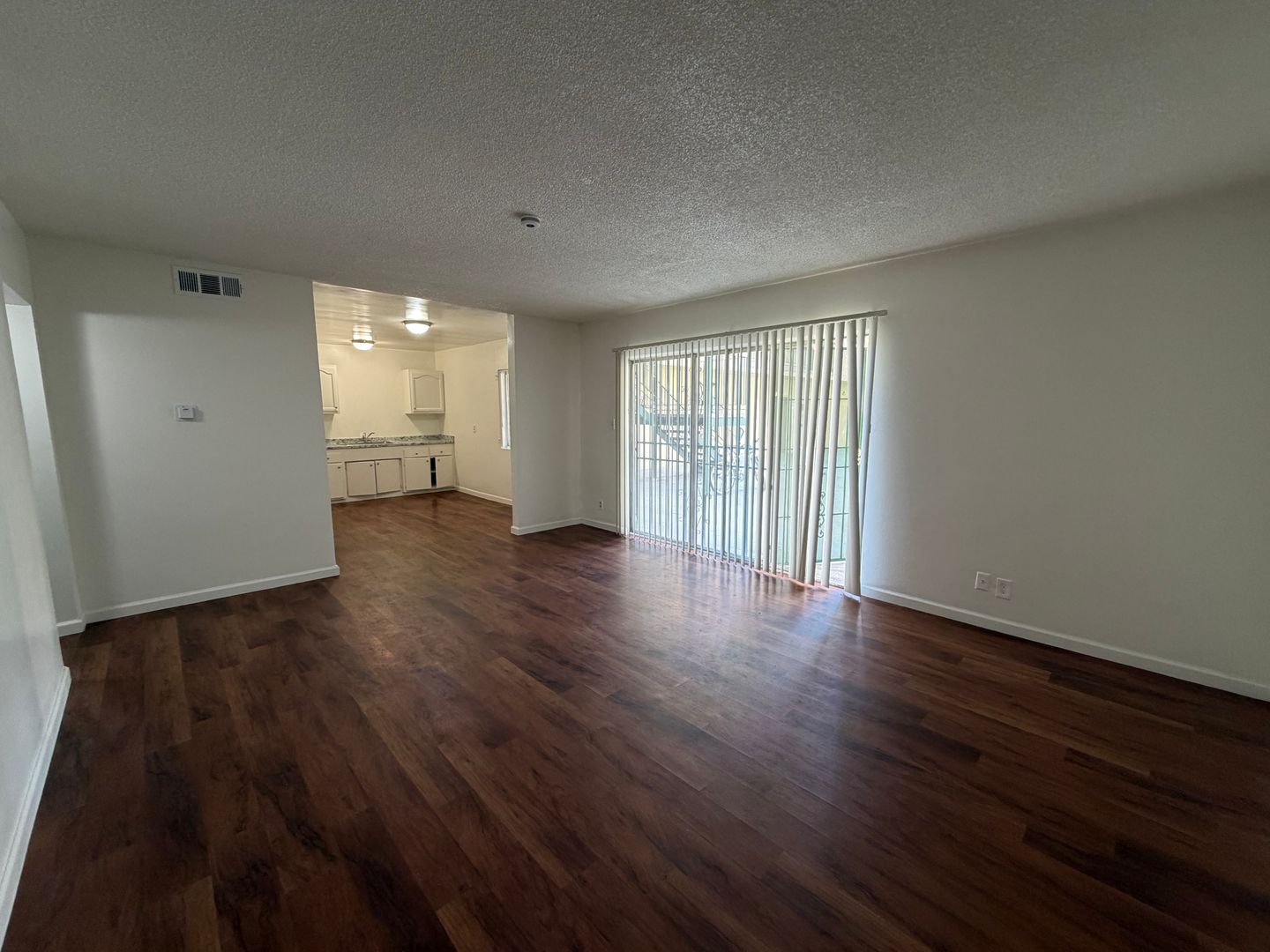 Lynwood Apartment: 3130 Euclid Ave