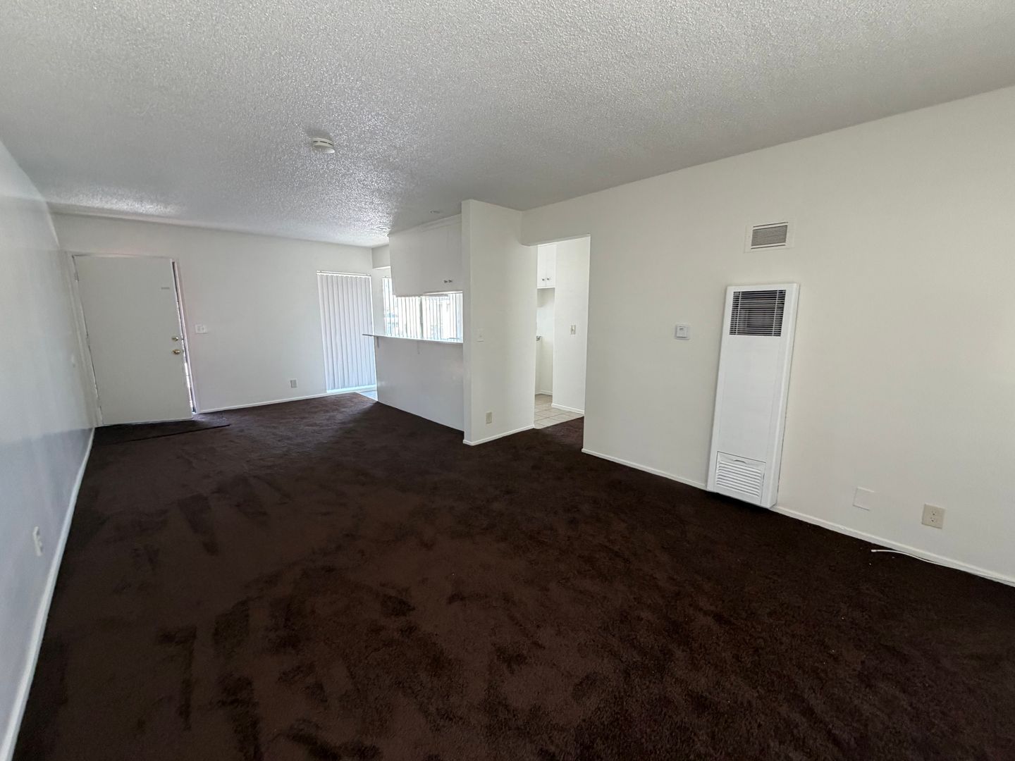 Long Beach Apartment: 500 E Poppy Street