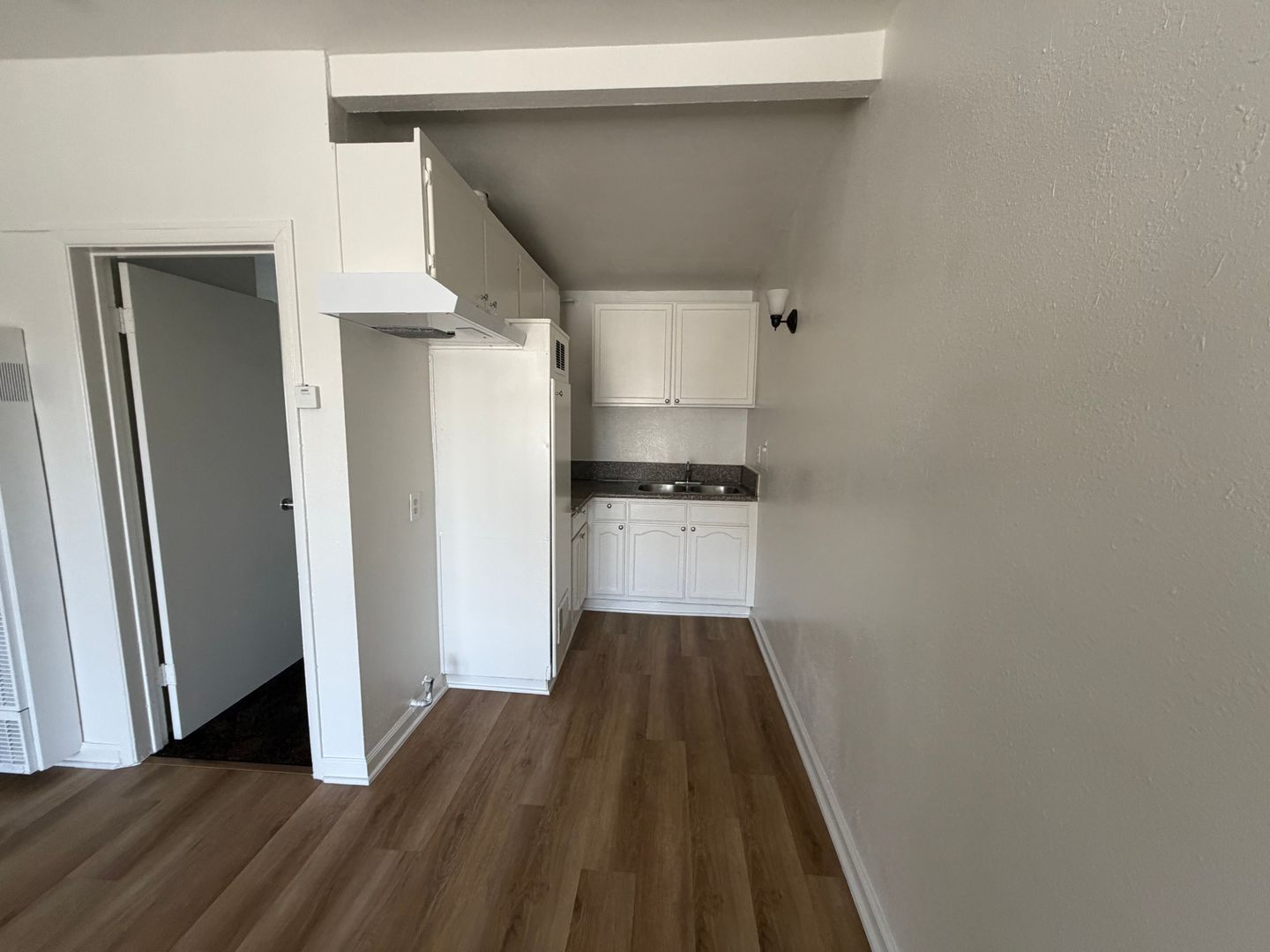 Lynwood Apartment: 3206-3210 El Segundo Blvd