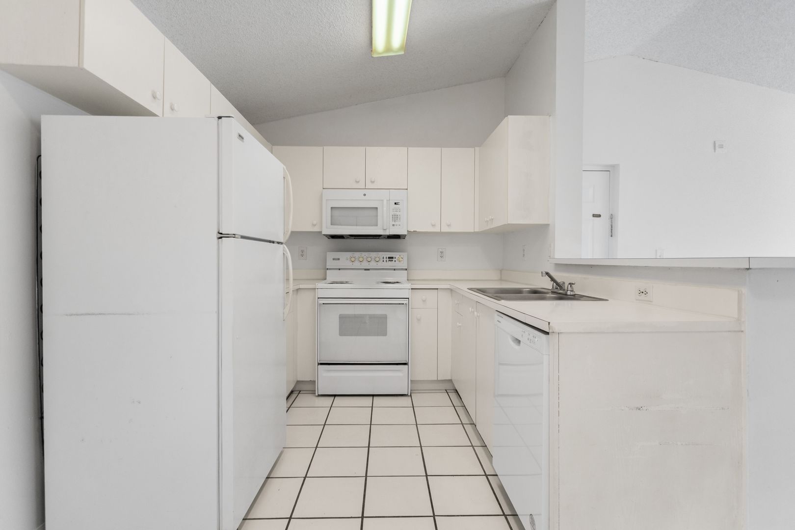 Coconut Creek Apartment: 5500 NW 61 Street
