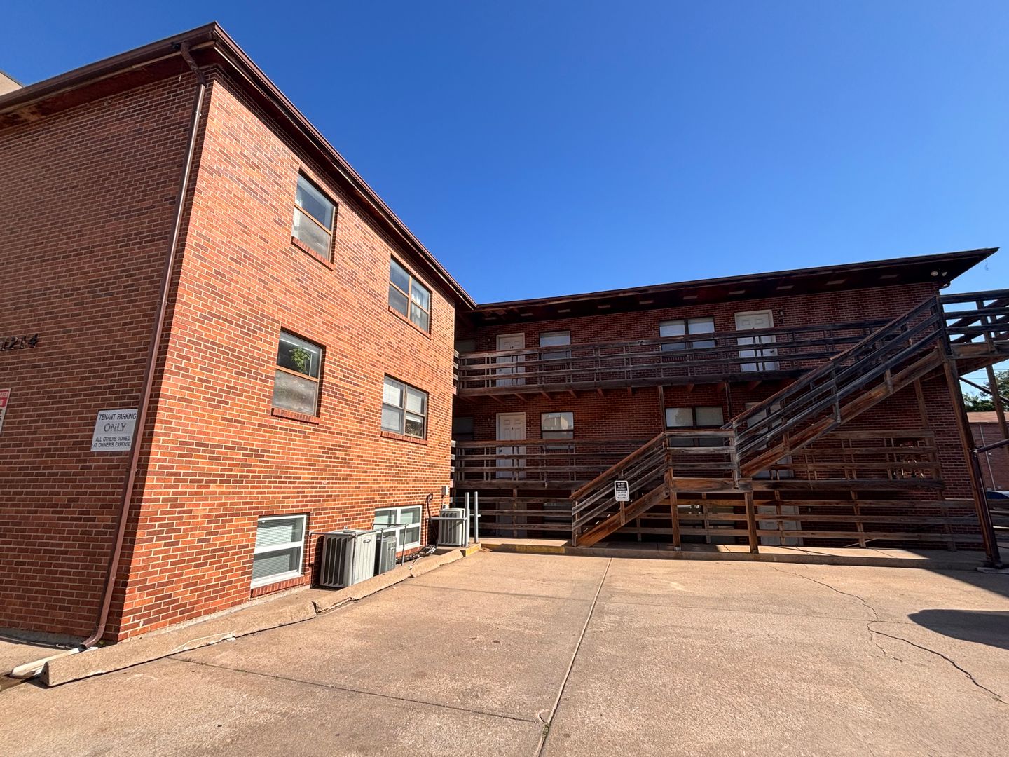 Manhattan Apartment: 1214 Vattier St.