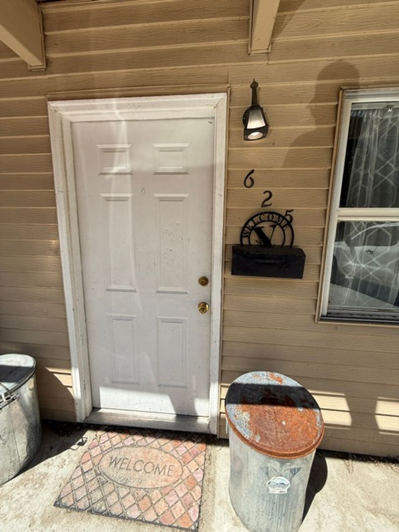 Junction City Apartment: 623-629 W 13th Street