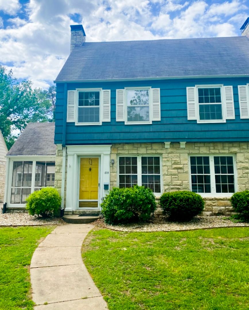 Manhattan Apartment: 1815 Laramie St.