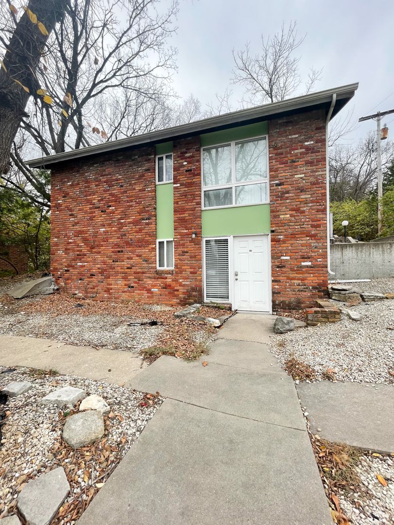 Manhattan Apartment: 1917 Anderson Ave.