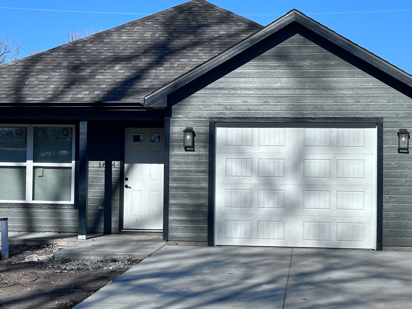 Manhattan House: 1612 Green Valley Cir.