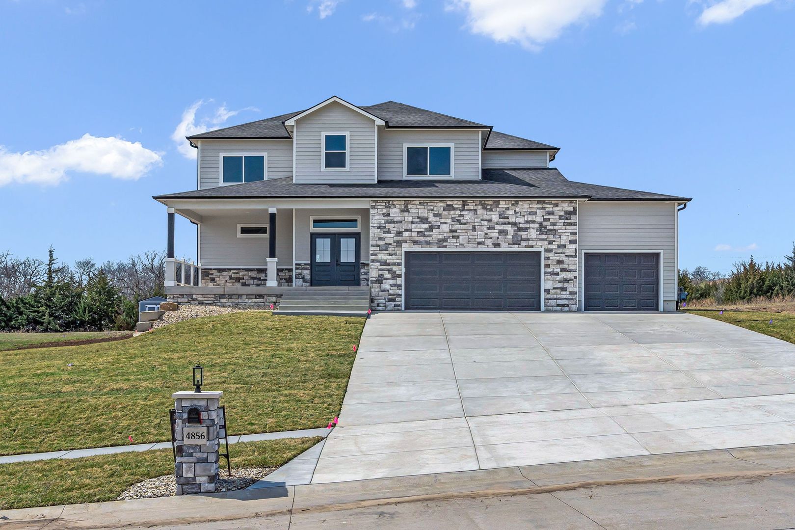 Manhattan House: 4856 High Prairie Dr