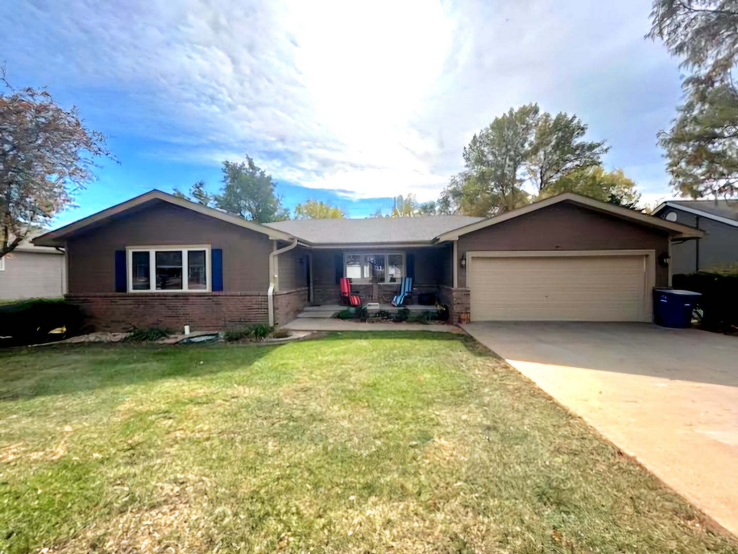 Manhattan House: 3005 Tonga St.