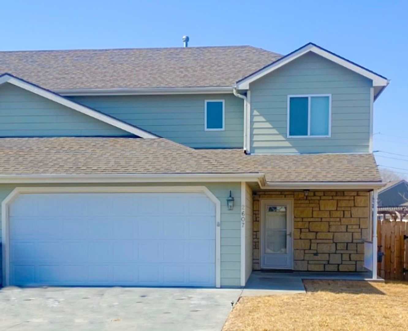 Manhattan House: 2607 Blueline Circle