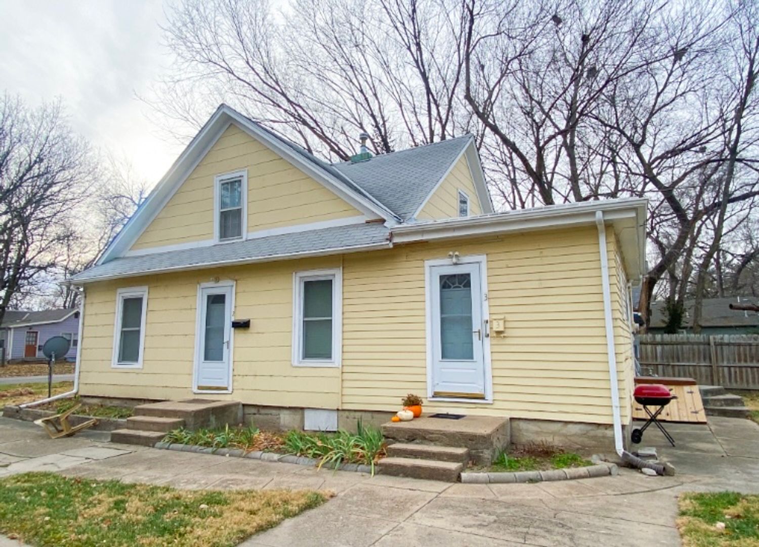 Manhattan Apartment: 900 Colorado St.