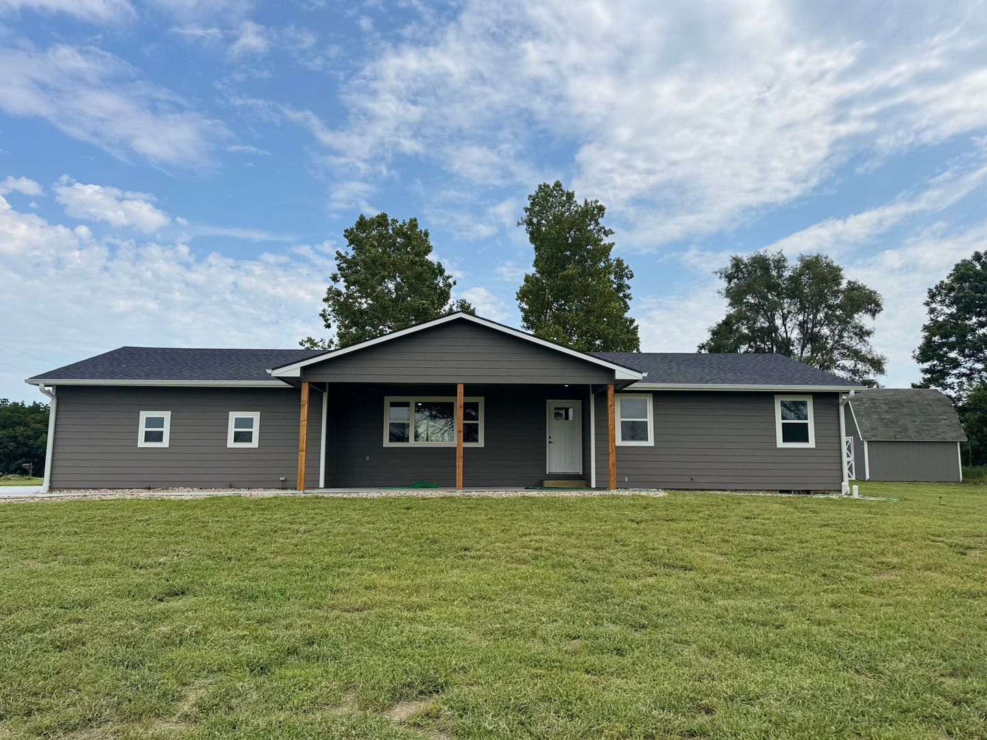 Wamego House: 3655 Apel Rd.
