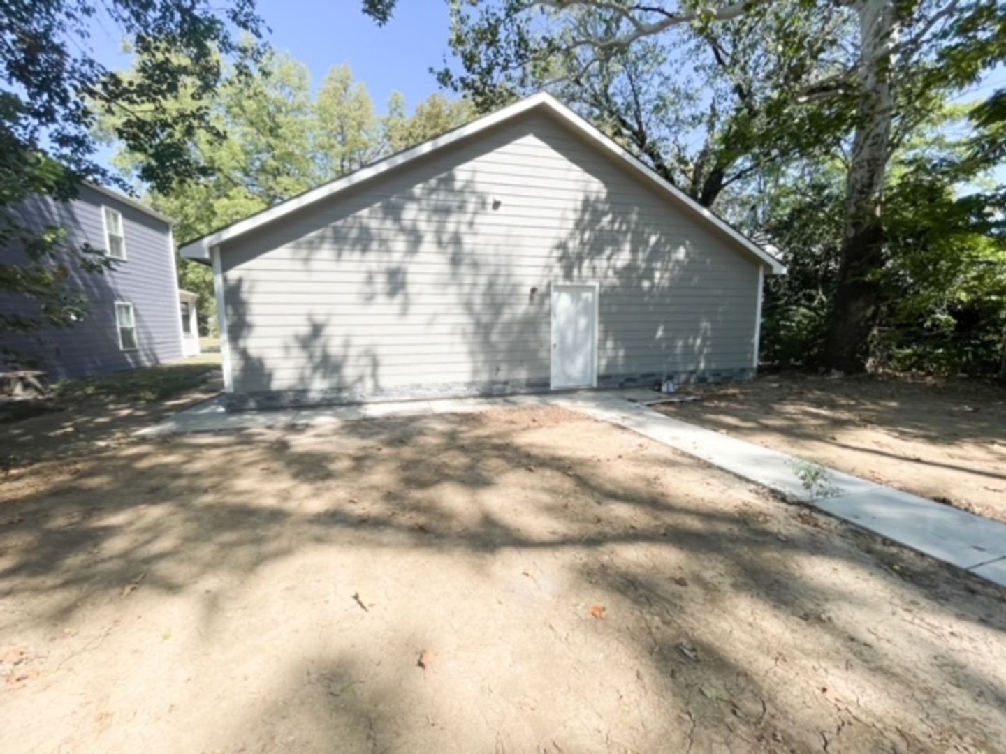 Manhattan House: 1113 Yuma St.