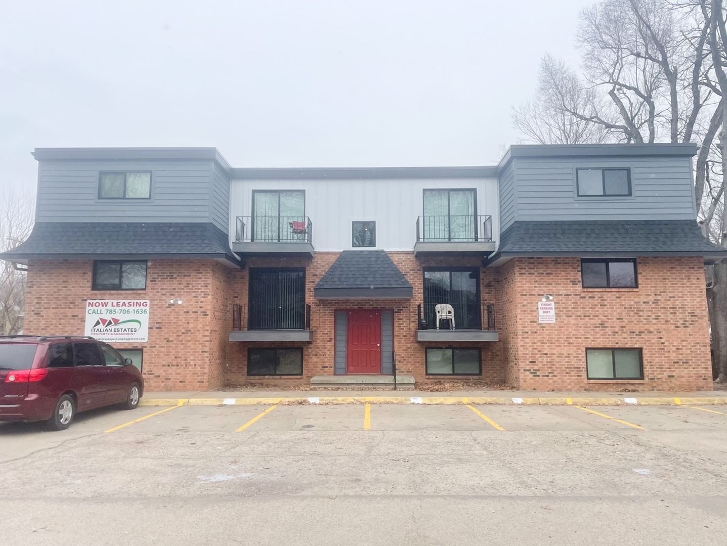 Manhattan Apartment: 714 Humboldt St