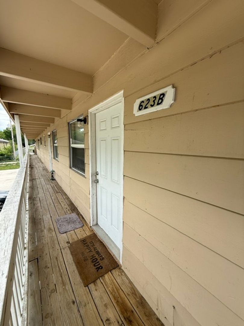 Junction City Apartment: 623-629 W 13th Street