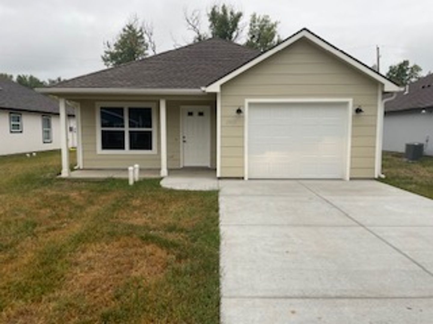 Manhattan House: 1611 Hill Valley Dr.