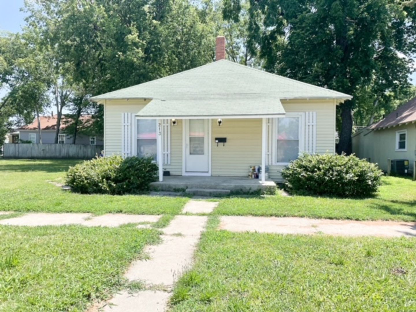 Junction City House: 213 W. 10th St.