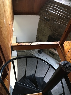 Exciting 3 level Rustic Loft + Studio Apartment – photo 1