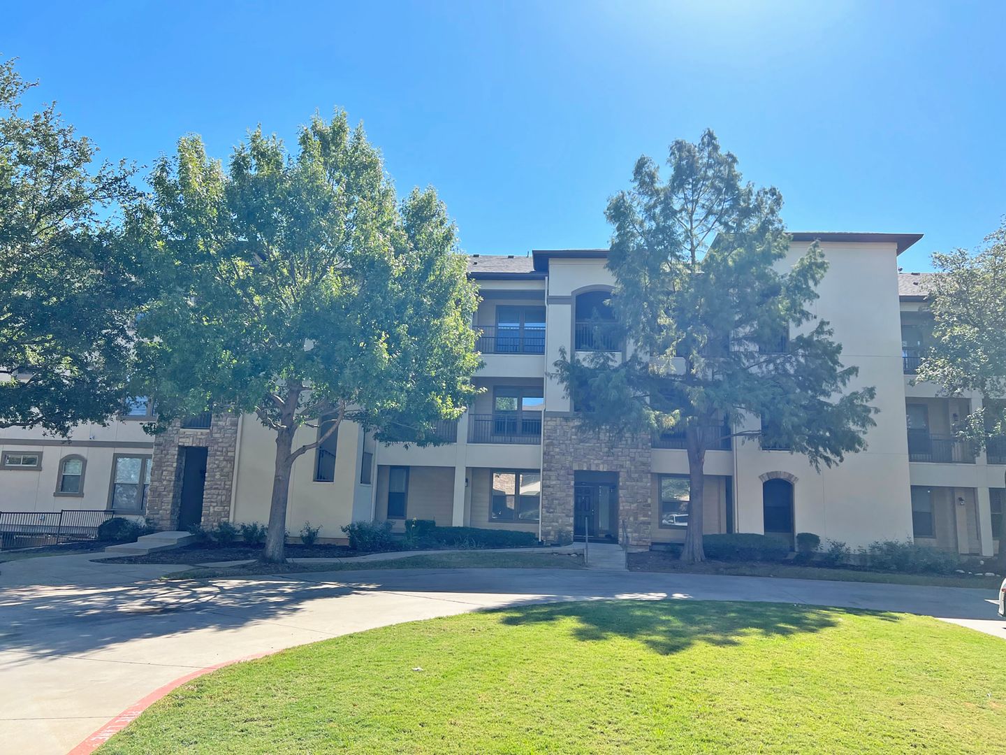 Lake Dallas House: 500 Waters Edge #139