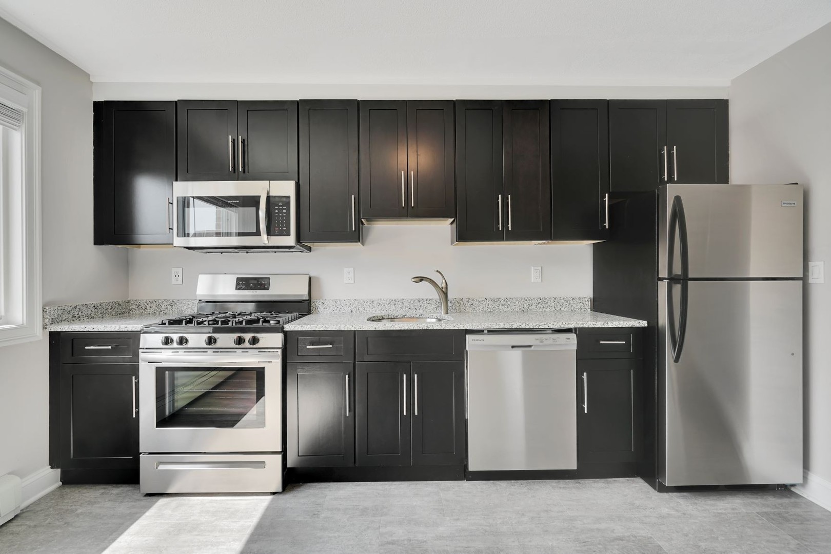 Norwalk Apartment: 21 Clinton Ave