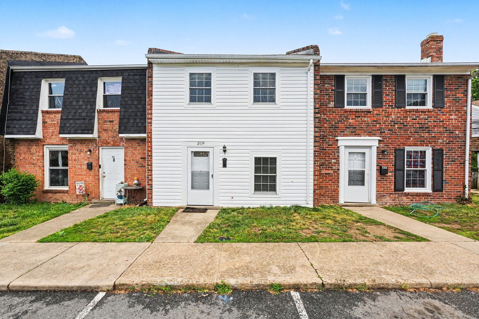Fredericksburg Townhome: 319 Brock Sq.