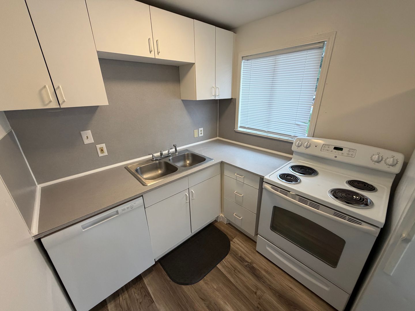 Lakewood Apartment: 5915 99th St SW