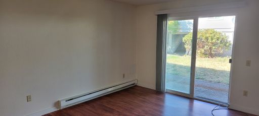 Charming 1-Bedroom – Ground Floor, No Upstairs Neighbors!