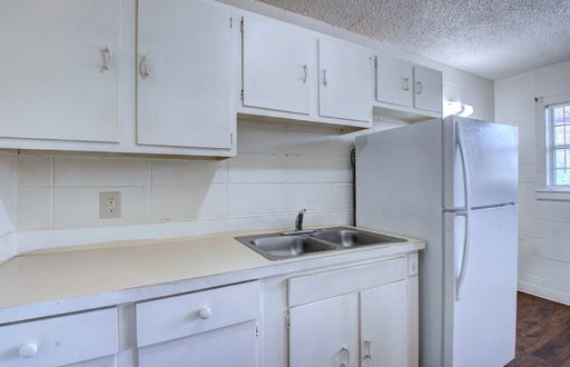 1 bed / 1 bath Apartments, Now Available! – photo 1