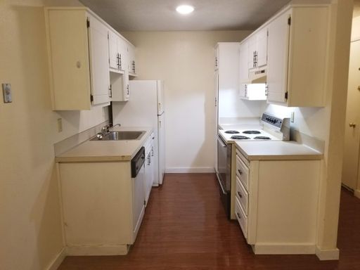 "Stylish and Convenient 2 Bed, 1 Bath Apartment in Downtown Port Angeles!"