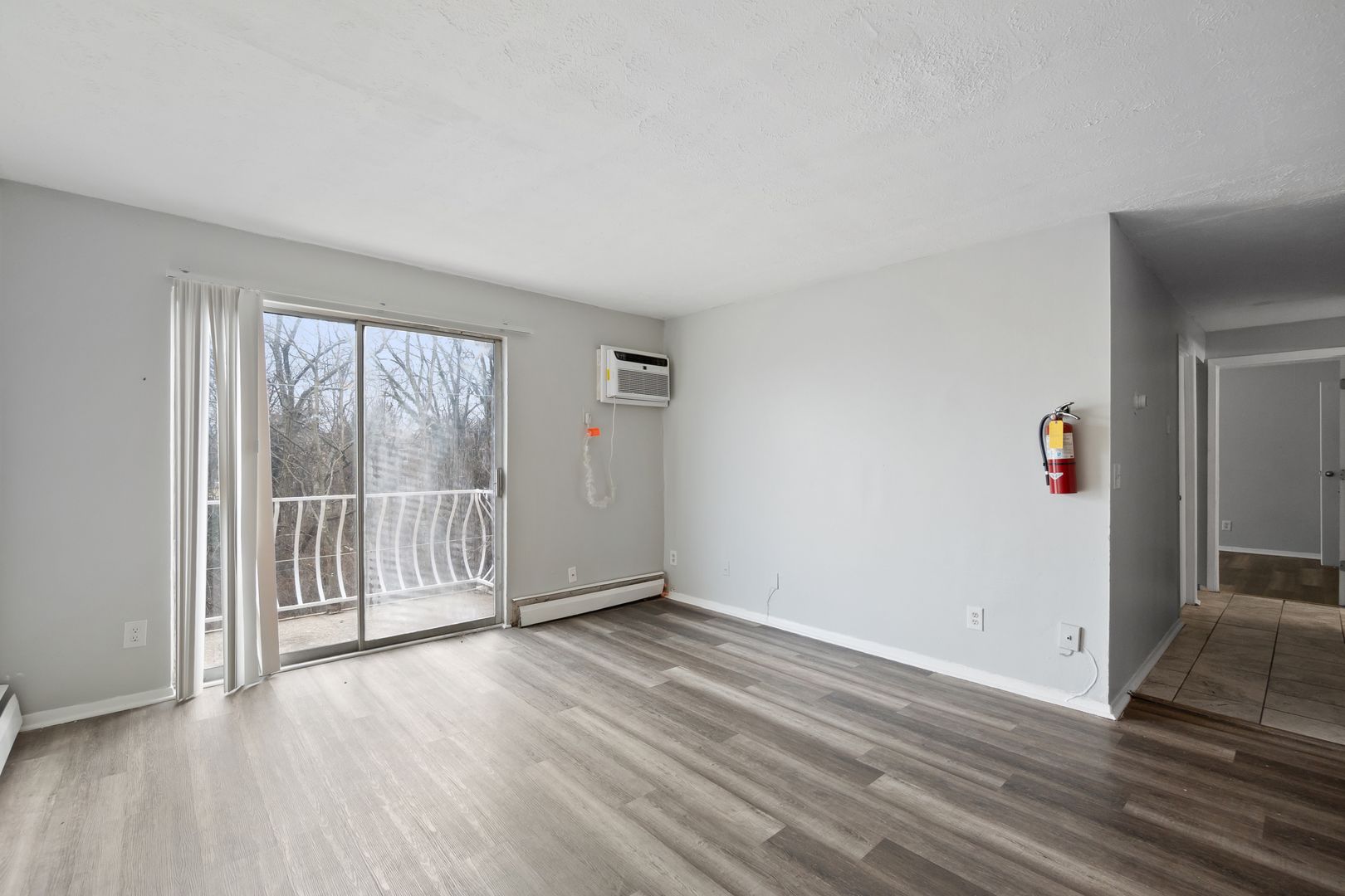 Cincinnati Apartment: 2356 Harrison Ave