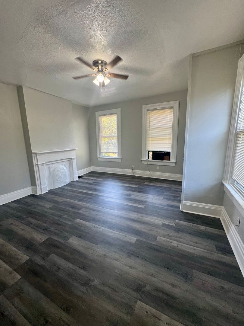 Cincinnati Apartment: 2714 May St