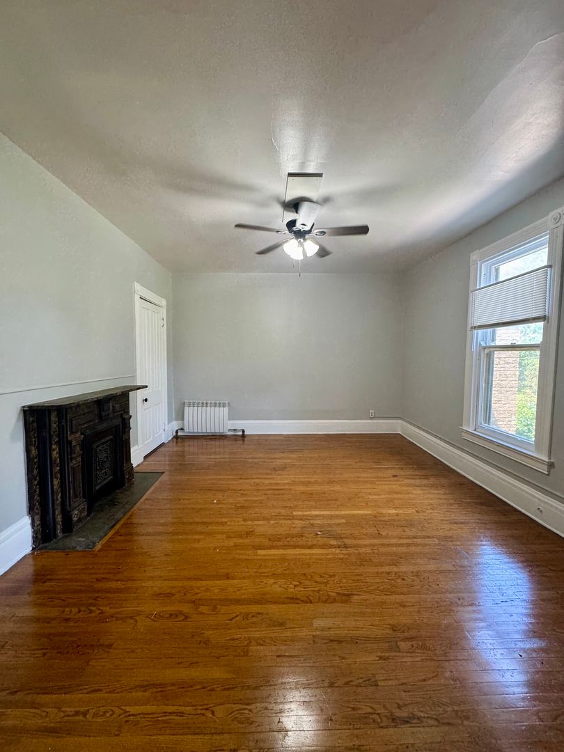 Cincinnati Apartment: 2860 Harrison Ave