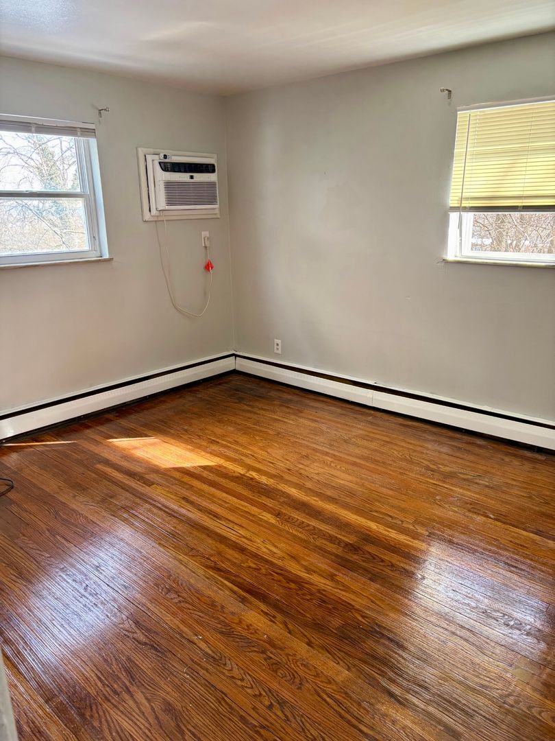 Cincinnati Apartment: 2553 North Bend Rd