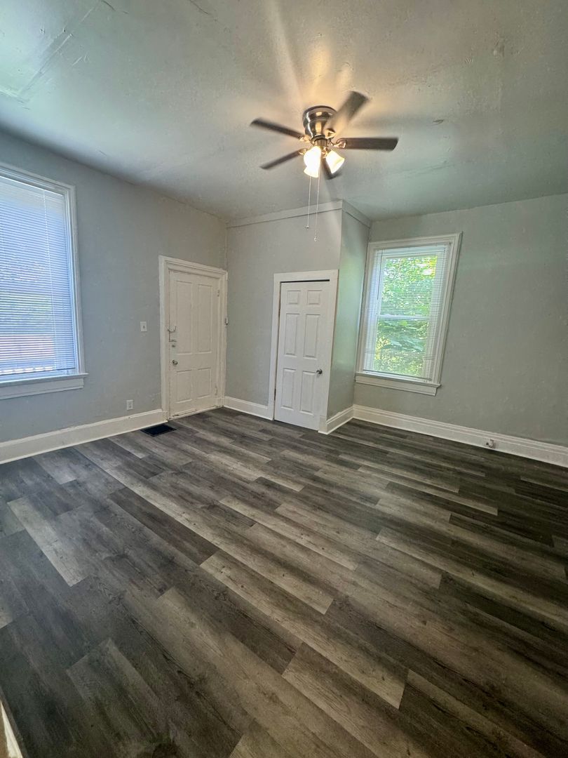 Cincinnati Apartment: 2714 May St