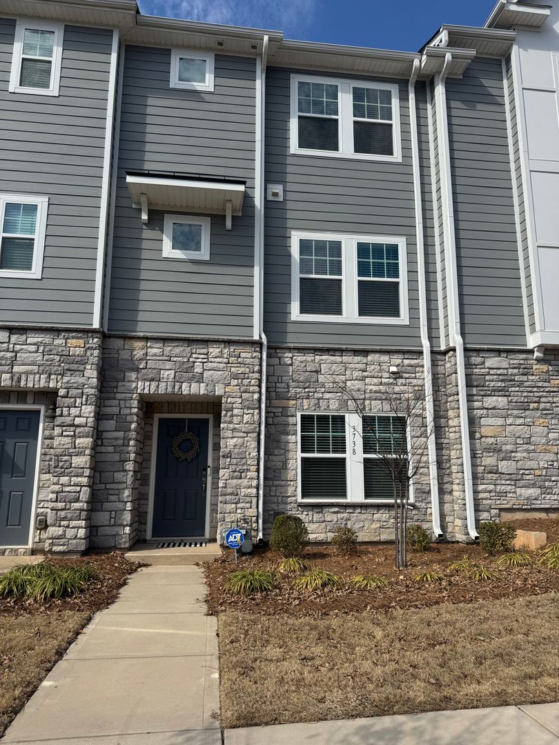 charlotte Townhome: 3738 Memorial Pkwy