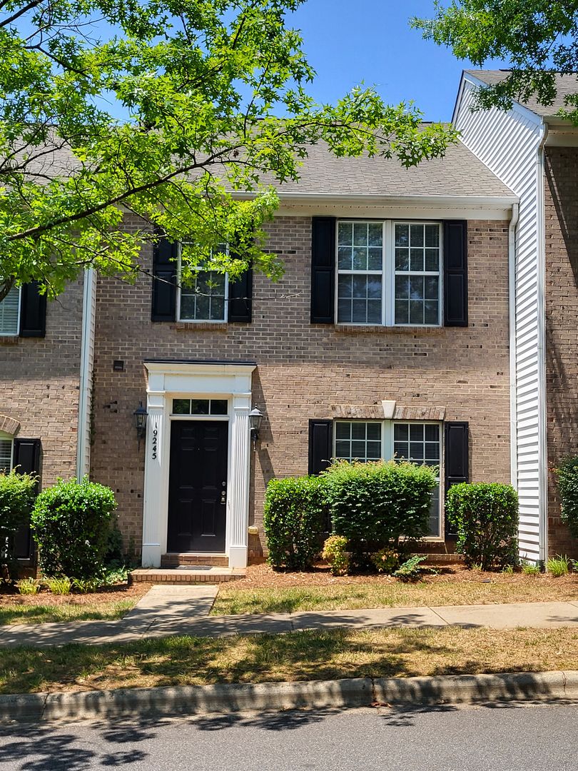 Cornelius House: 19245 Lake Norman Cove Dr.