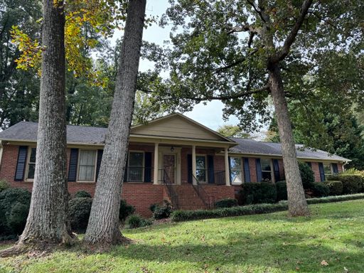 Four Bedroom Brick Home in Denver with finished basement and Seasonal Lake Views!