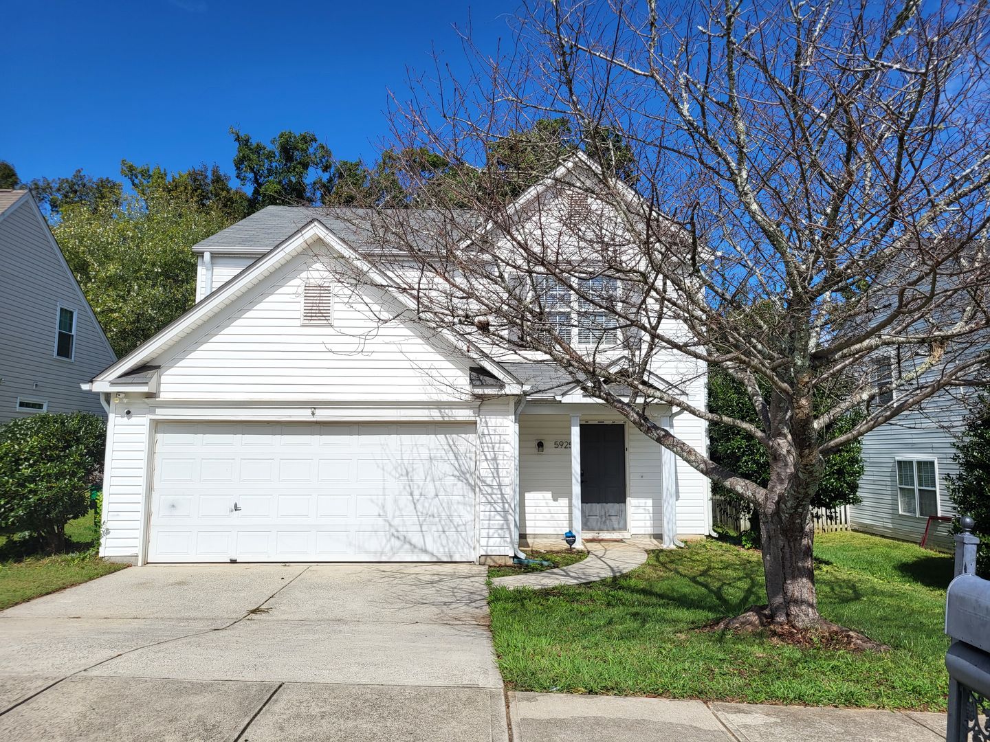 Charlotte House: 5925 Hidden Meadow Ln