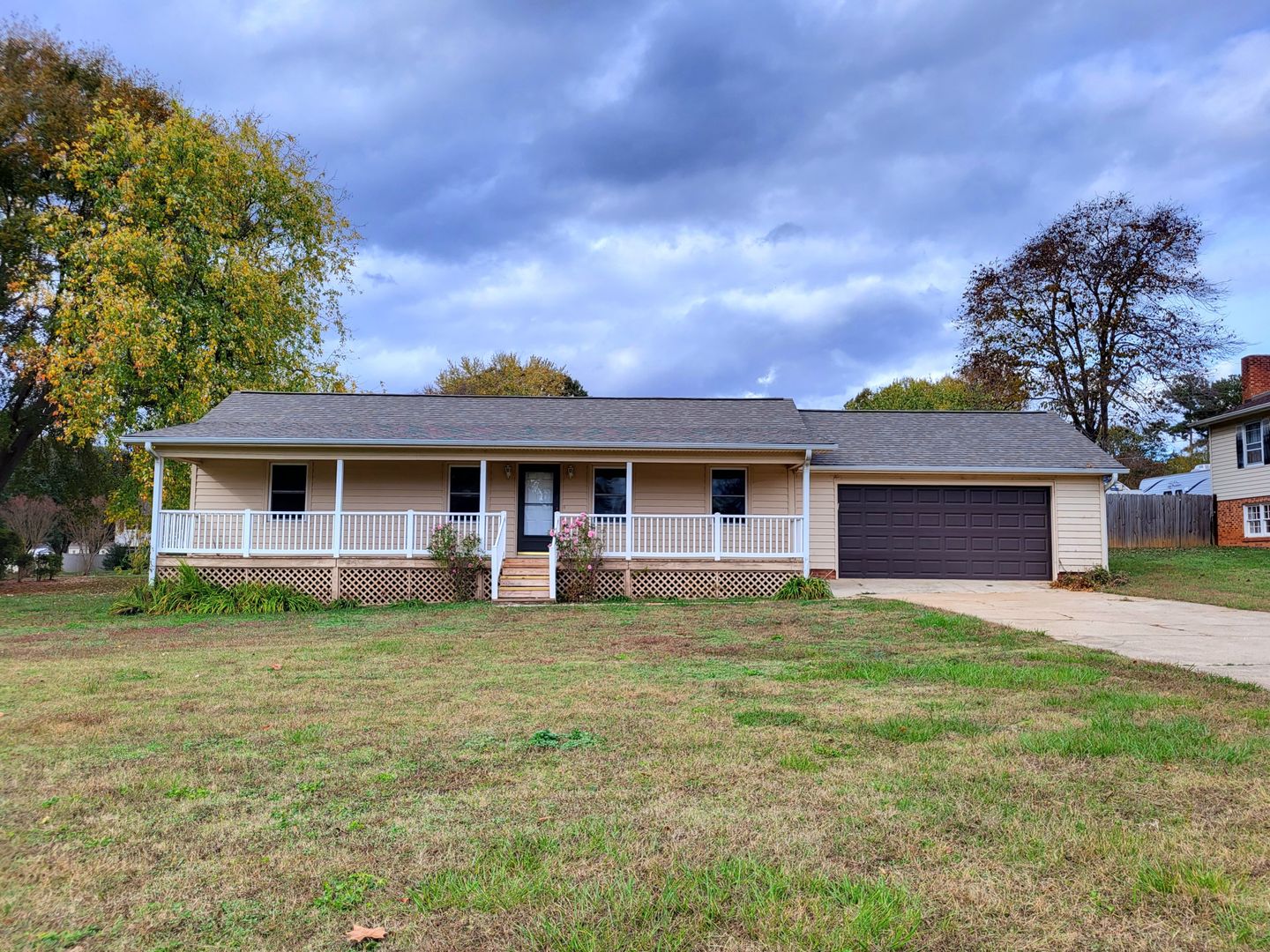 Sherrills Ford House: 7900 Mountain Shore Dr