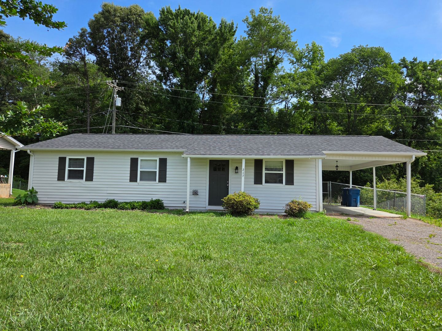 Maiden House: 217 Foxwood Drive