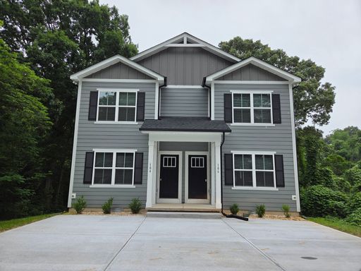 3 bedroom townhouse in Hickory – photo 1